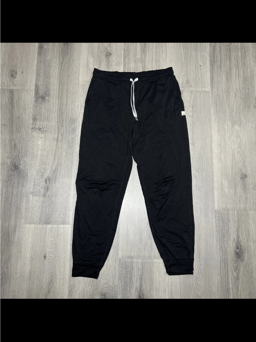 Vuori performance joggers